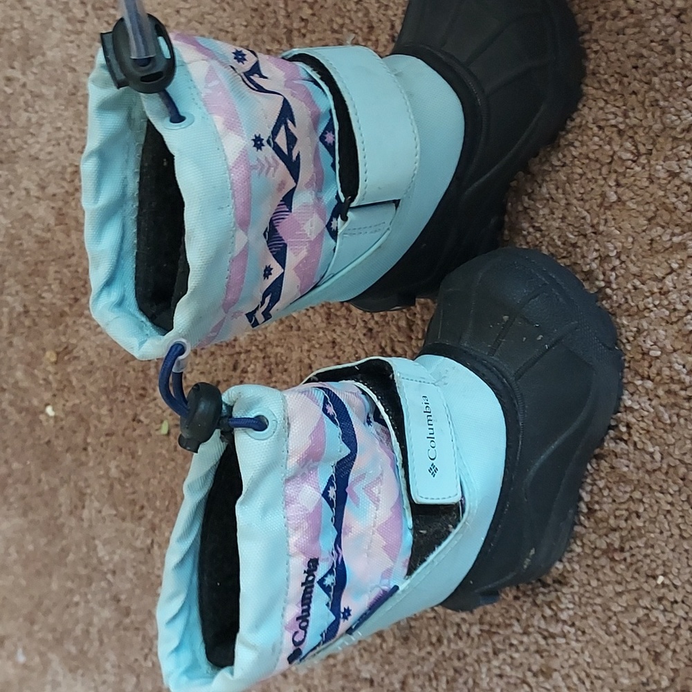 Snow boots